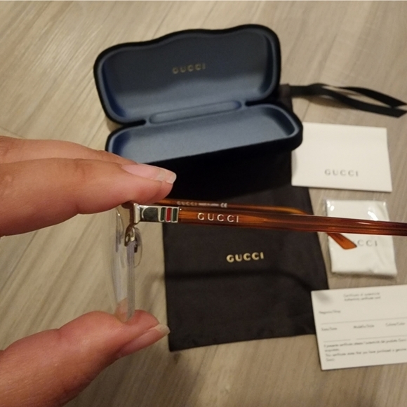 GUCCI WOMEN EYEGLASSES - Picture 4 of 10